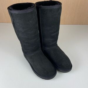 UGG Classic Tall Boots Black Sheepskin Suede Women’s Size 7